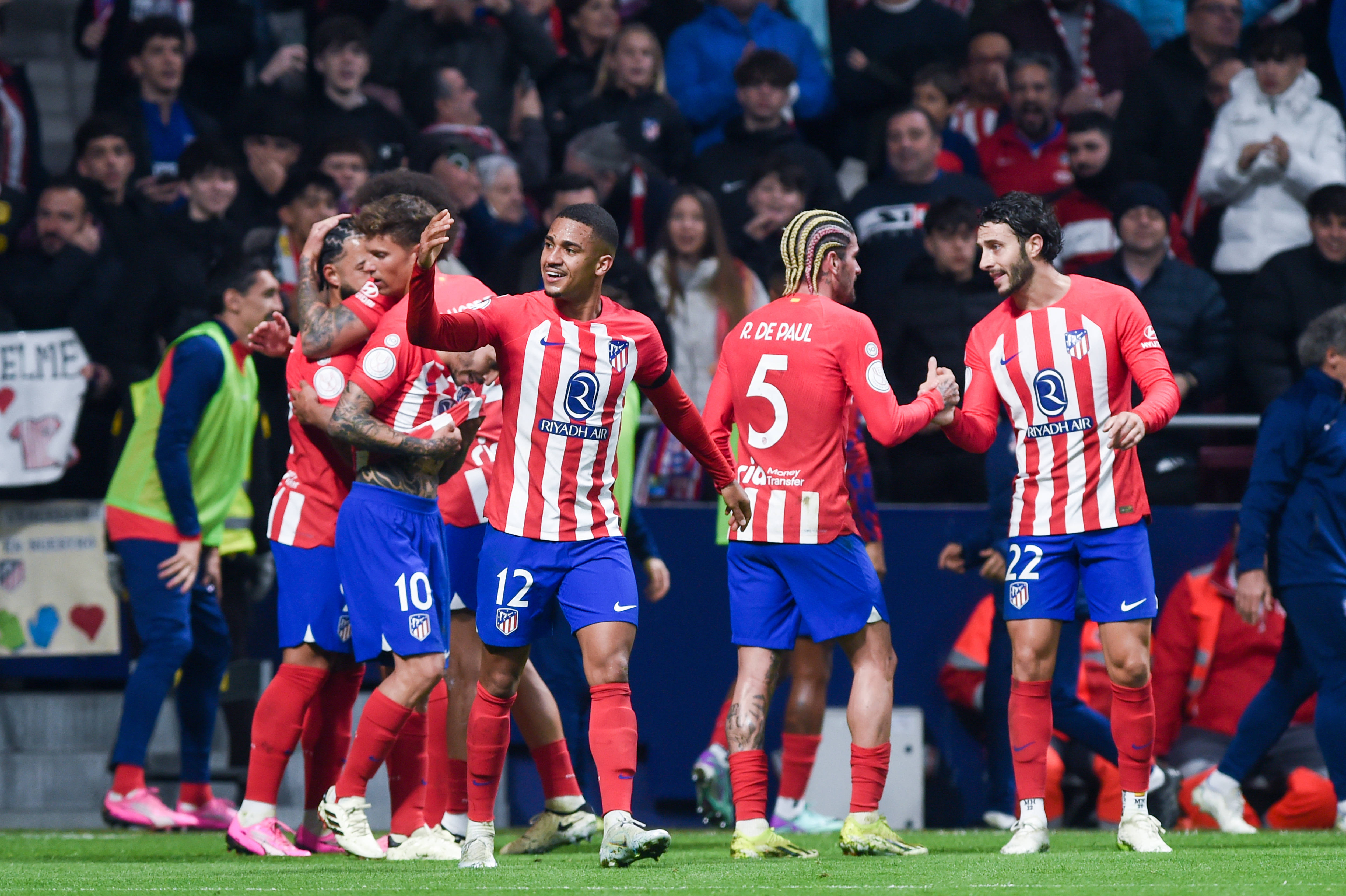 aoa体育课程-西班牙队轻松战胜塞尔维亚队