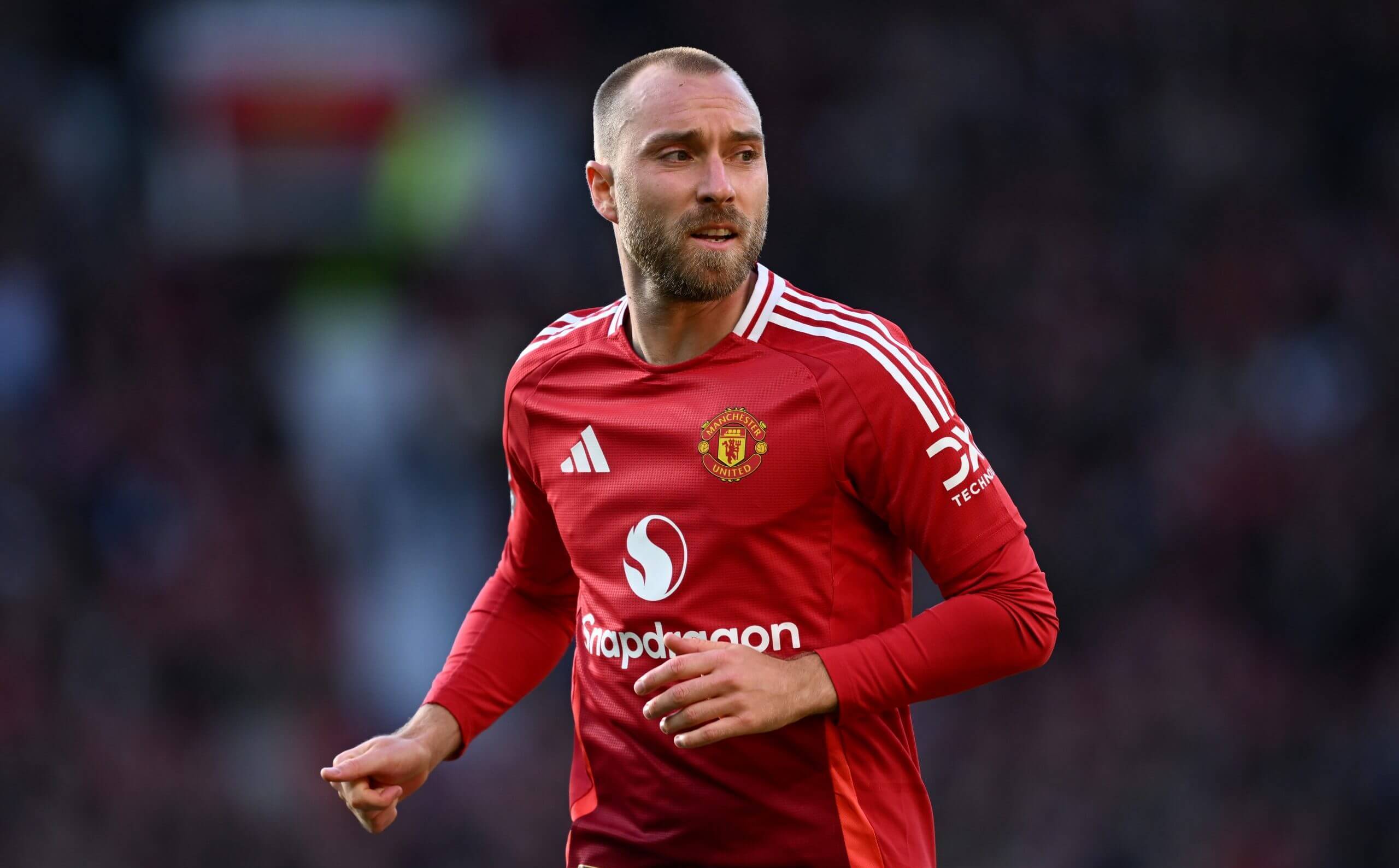 曼联官宣热门签约球员，引发球迷热议的简单介绍