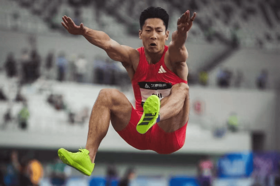 巴哈马田径选手勇夺金牌,实现突破 巴哈马田径选手勇夺金牌,实现突破