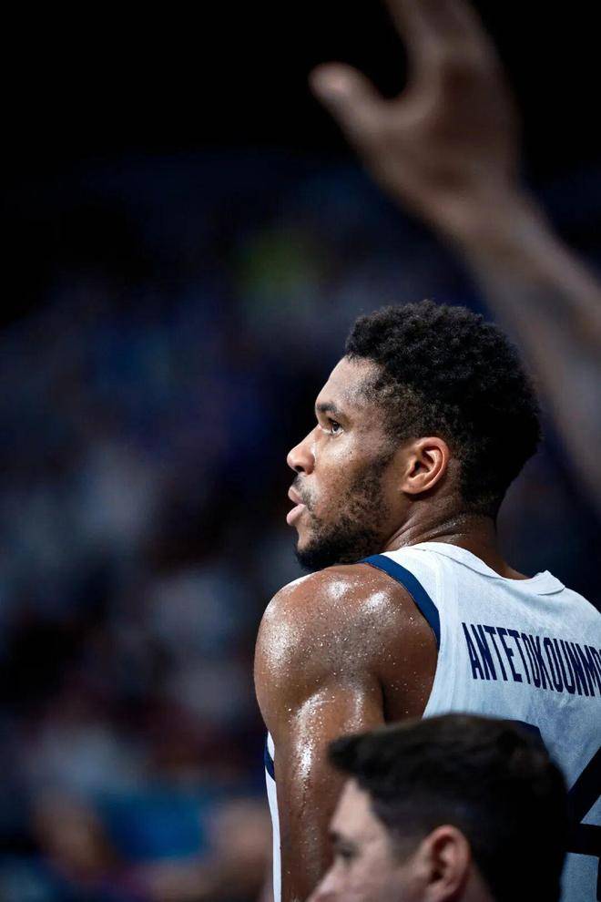 aoa体育活动-雄鹿大胜尼克斯，字母哥组织进攻出彩的简单介绍