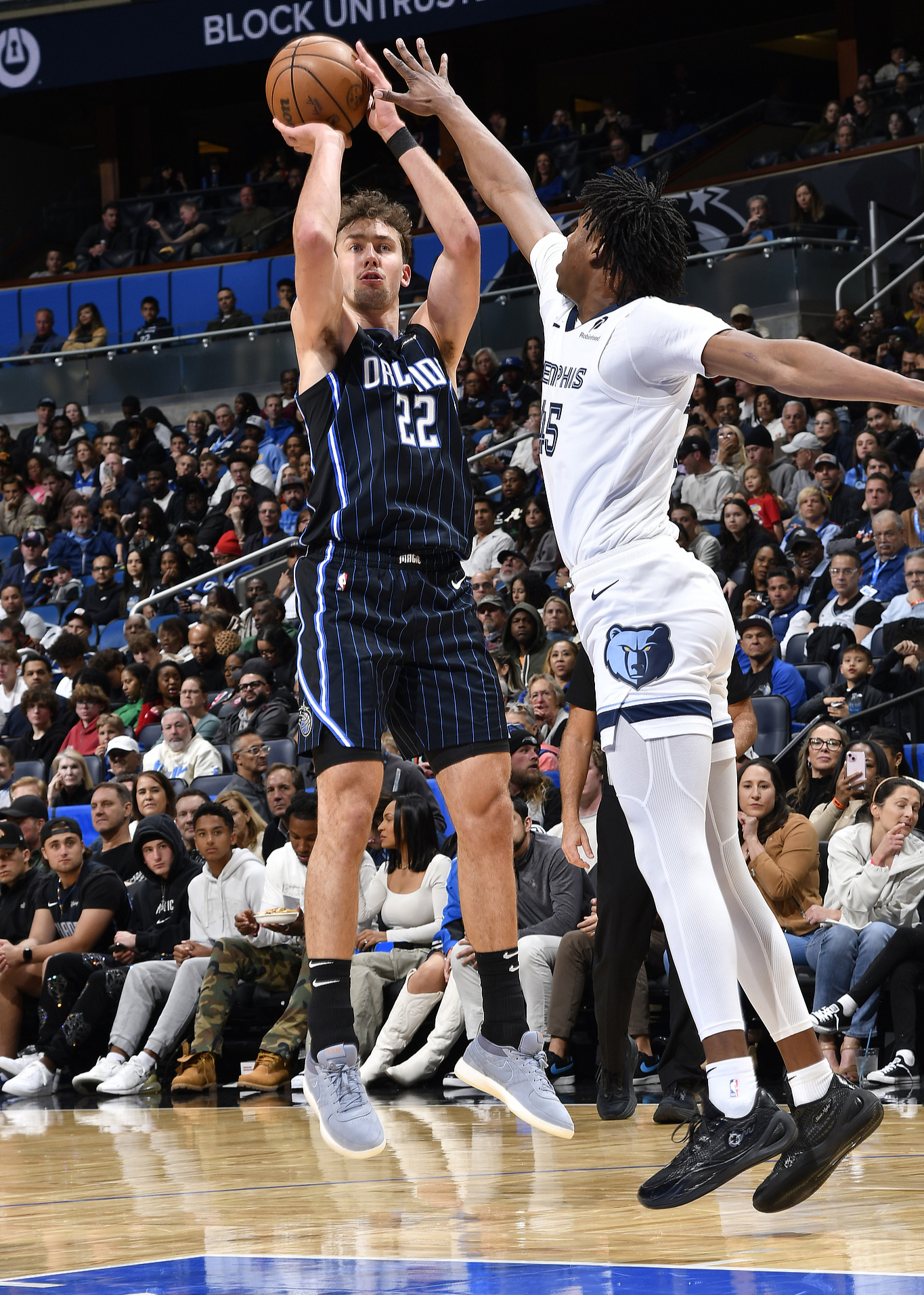 包含魔术惨遭横扫，无缘东部决赛的词条