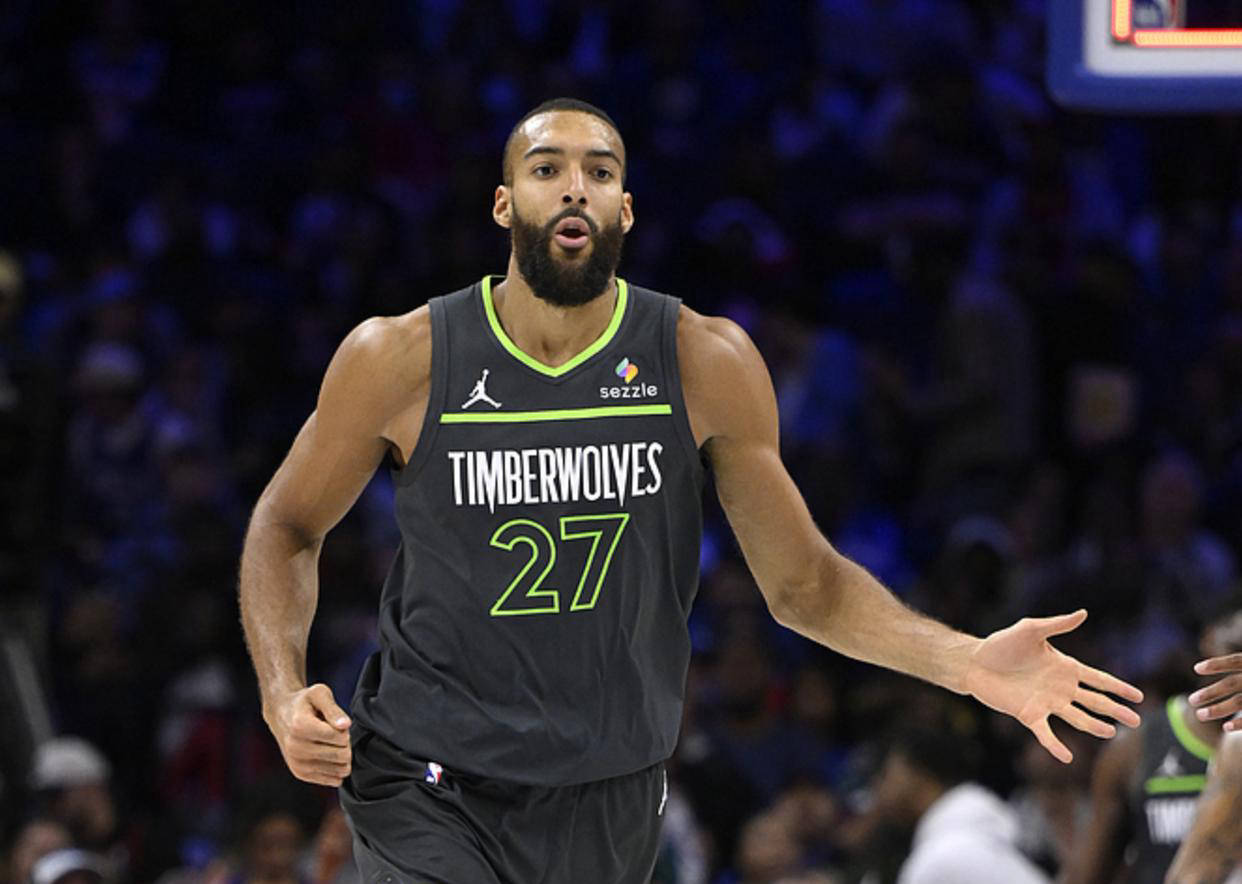 aoa体育官网-戈贝尔独揽20分16板