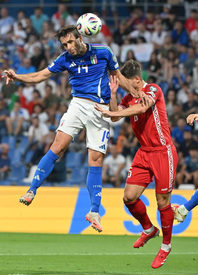 意大利客场绝杀马其顿，小组第二暂时领先的简单介绍