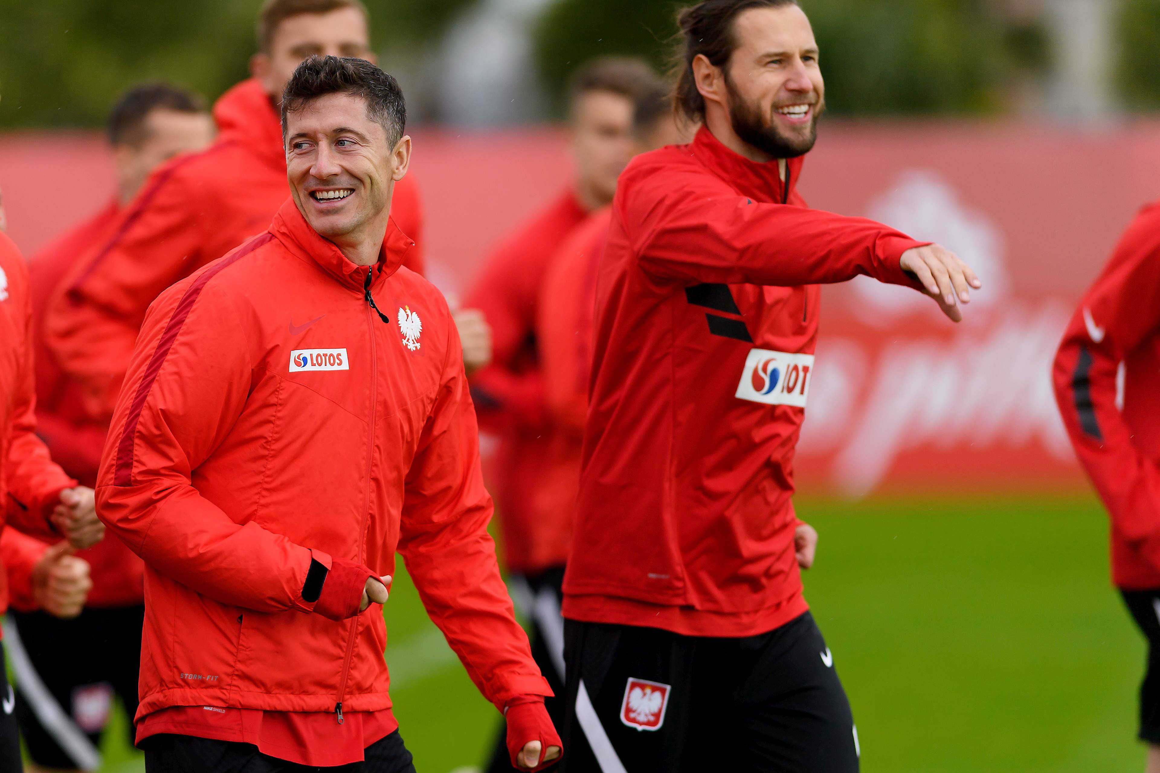 aoa体育培训-波兰国家队轻松晋级欧锦赛半决赛